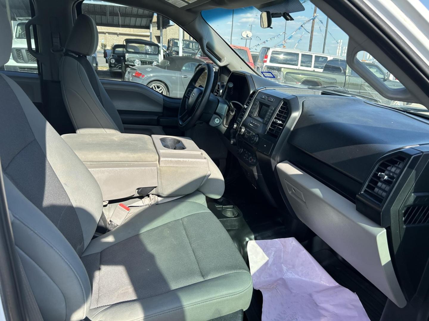 2018 Ford F-150 King-Ranch SuperCrew 5.5-ft. 2WD (1FTEW1EB7JK) with an 3.3L V6 DOHC 24V engine, 6A transmission, located at 1687 Business 35 S, New Braunfels, TX, 78130, (830) 625-7159, 29.655487, -98.051491 - Photo#6