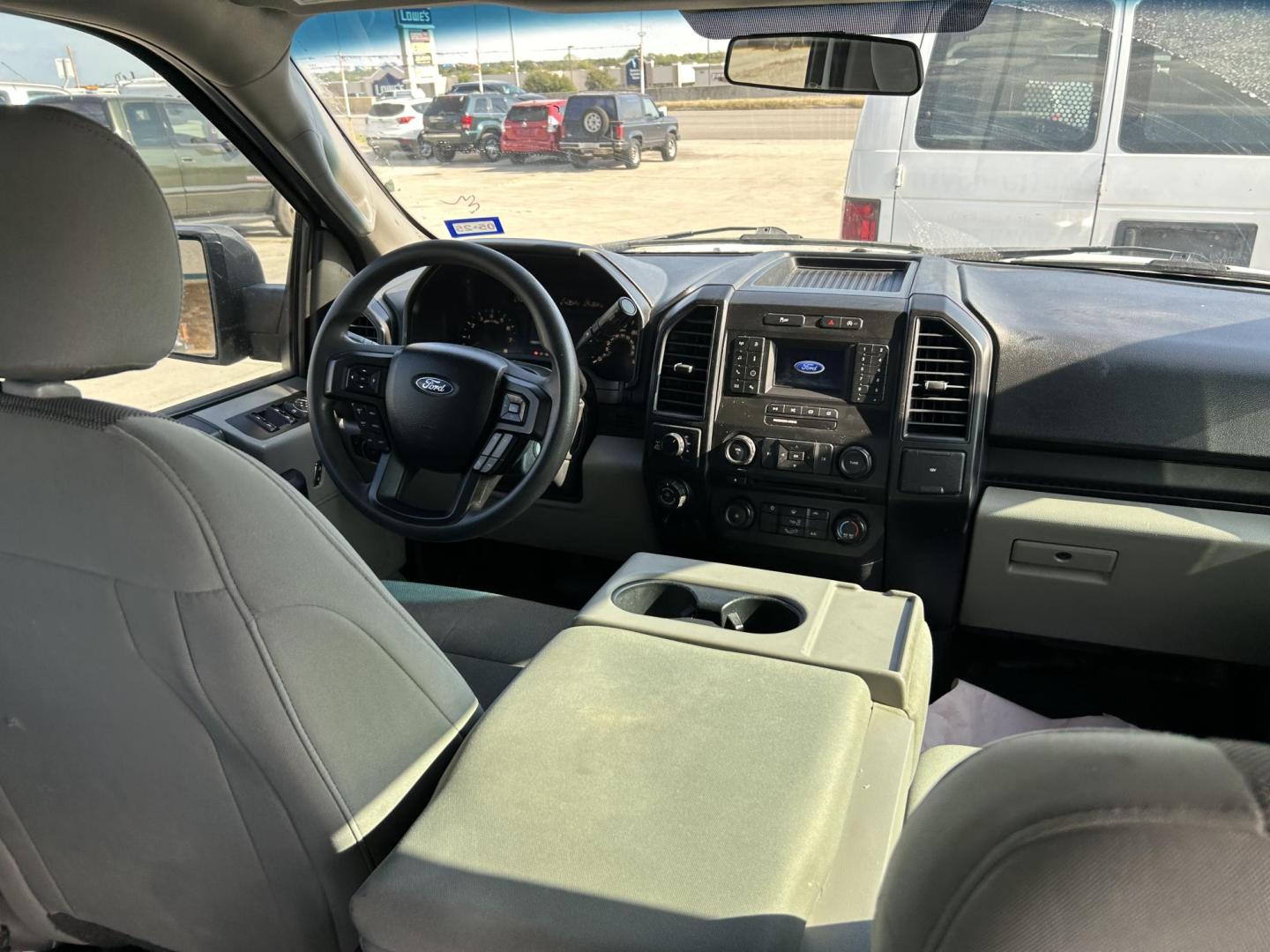 2018 Ford F-150 King-Ranch SuperCrew 5.5-ft. 2WD (1FTEW1EB7JK) with an 3.3L V6 DOHC 24V engine, 6A transmission, located at 1687 Business 35 S, New Braunfels, TX, 78130, (830) 625-7159, 29.655487, -98.051491 - Photo#9