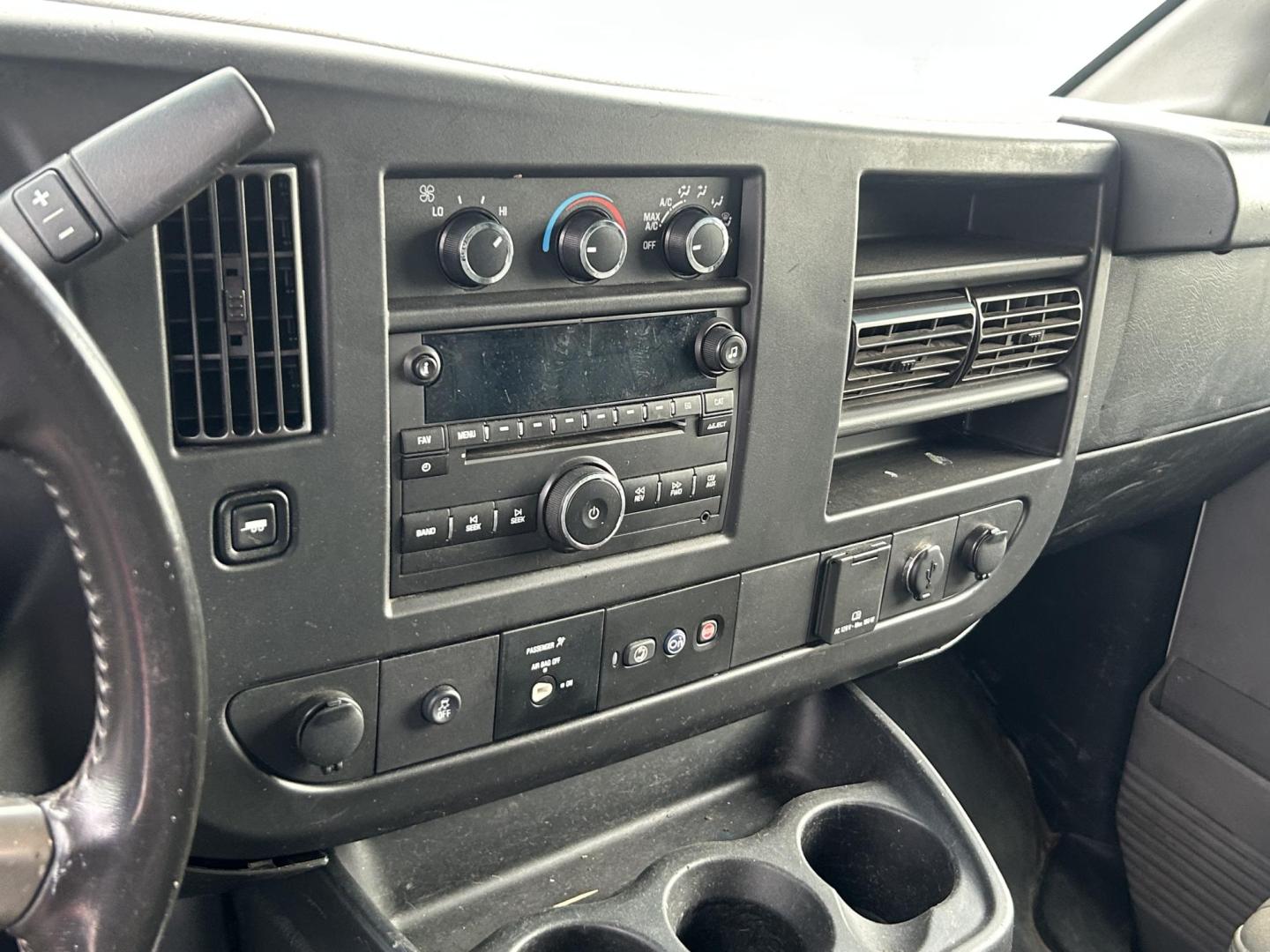2018 White Chevrolet Express 2500 Cargo (1GCWGAFG2J1) with an 6.0L V8 OHV 16V FFV engine, 6A transmission, located at 1687 Business 35 S, New Braunfels, TX, 78130, (830) 625-7159, 29.655487, -98.051491 - Photo#13