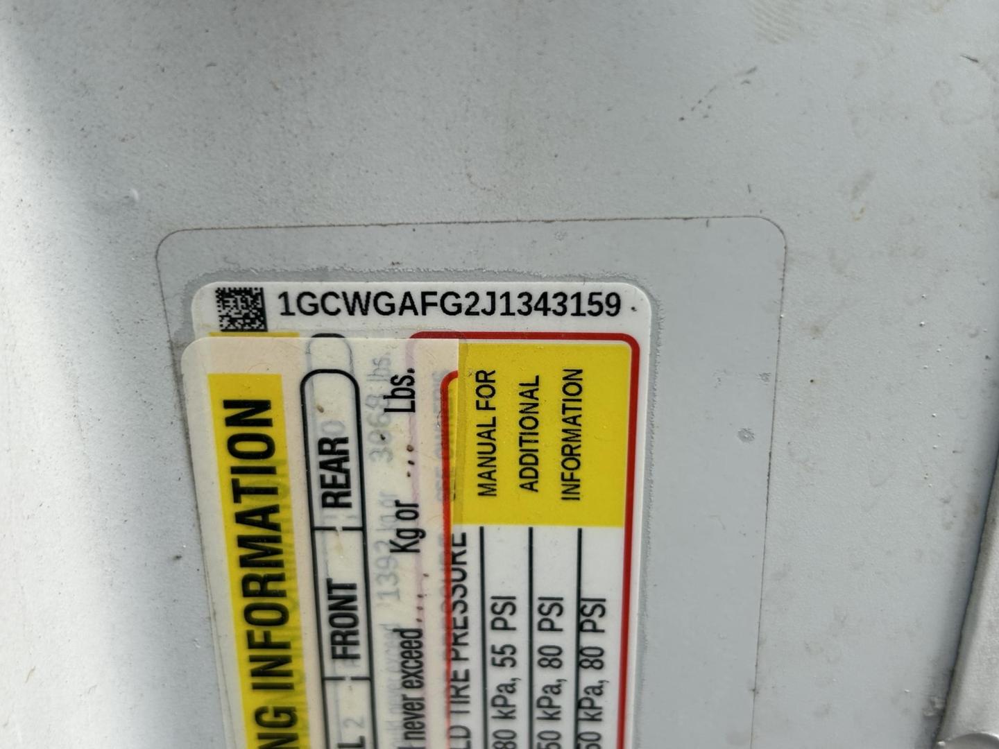 2018 White Chevrolet Express 2500 Cargo (1GCWGAFG2J1) with an 6.0L V8 OHV 16V FFV engine, 6A transmission, located at 1687 Business 35 S, New Braunfels, TX, 78130, (830) 625-7159, 29.655487, -98.051491 - Photo#14