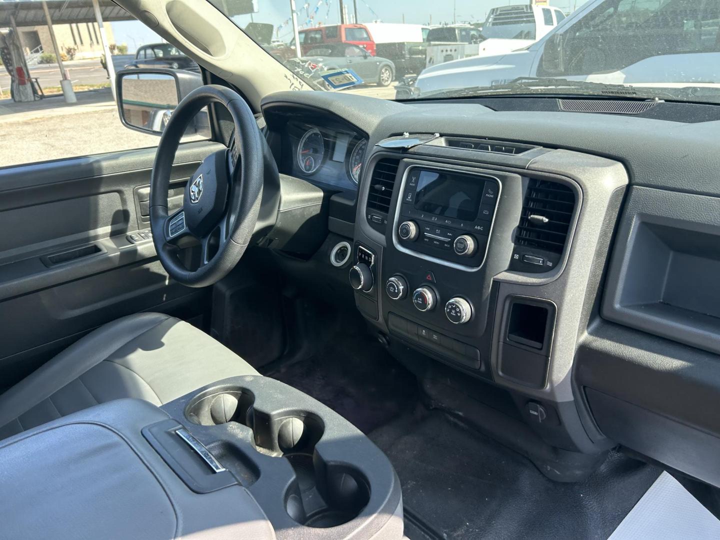 2020 White RAM 1500 Classic Tradesman Crew Cab SWB 2WD (3C6RR6KT1LG) with an 5.7L V8 OHV 16V engine, 8A transmission, located at 1687 Business 35 S, New Braunfels, TX, 78130, (830) 625-7159, 29.655487, -98.051491 - Photo#7