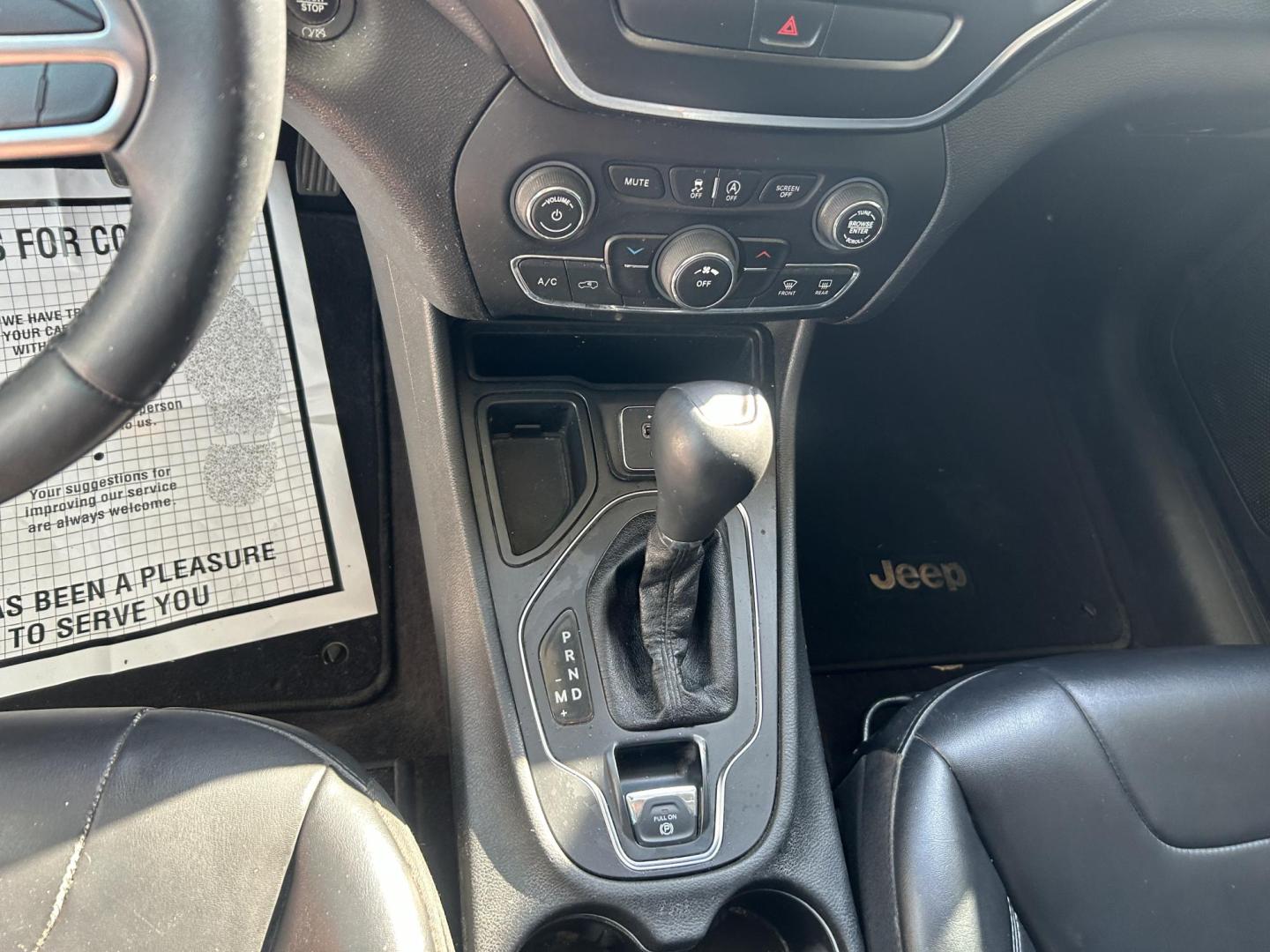 2019 Grey Jeep Cherokee Latitude Plus FWD (1C4PJLLB6KD) with an 2.4L L4 DOHC 16V engine, 9A transmission, located at 1687 Business 35 S, New Braunfels, TX, 78130, (830) 625-7159, 29.655487, -98.051491 - Photo#14