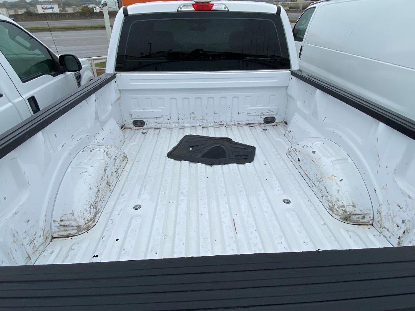2019 White Ford F-150 XL SuperCab 6.5-ft. 4WD (1FTFX1E59KK) with an 5.0L V8 OHV 16V engine, 6A transmission, located at 1687 Business 35 S, New Braunfels, TX, 78130, (830) 625-7159, 29.655487, -98.051491 - Photo#2