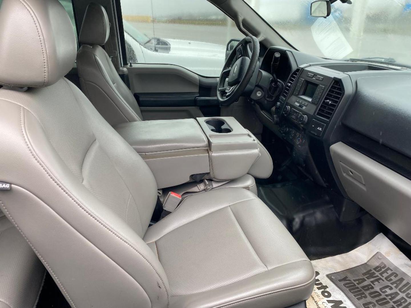 2019 White Ford F-150 XL SuperCab 6.5-ft. 4WD (1FTFX1E59KK) with an 5.0L V8 OHV 16V engine, 6A transmission, located at 1687 Business 35 S, New Braunfels, TX, 78130, (830) 625-7159, 29.655487, -98.051491 - Photo#4