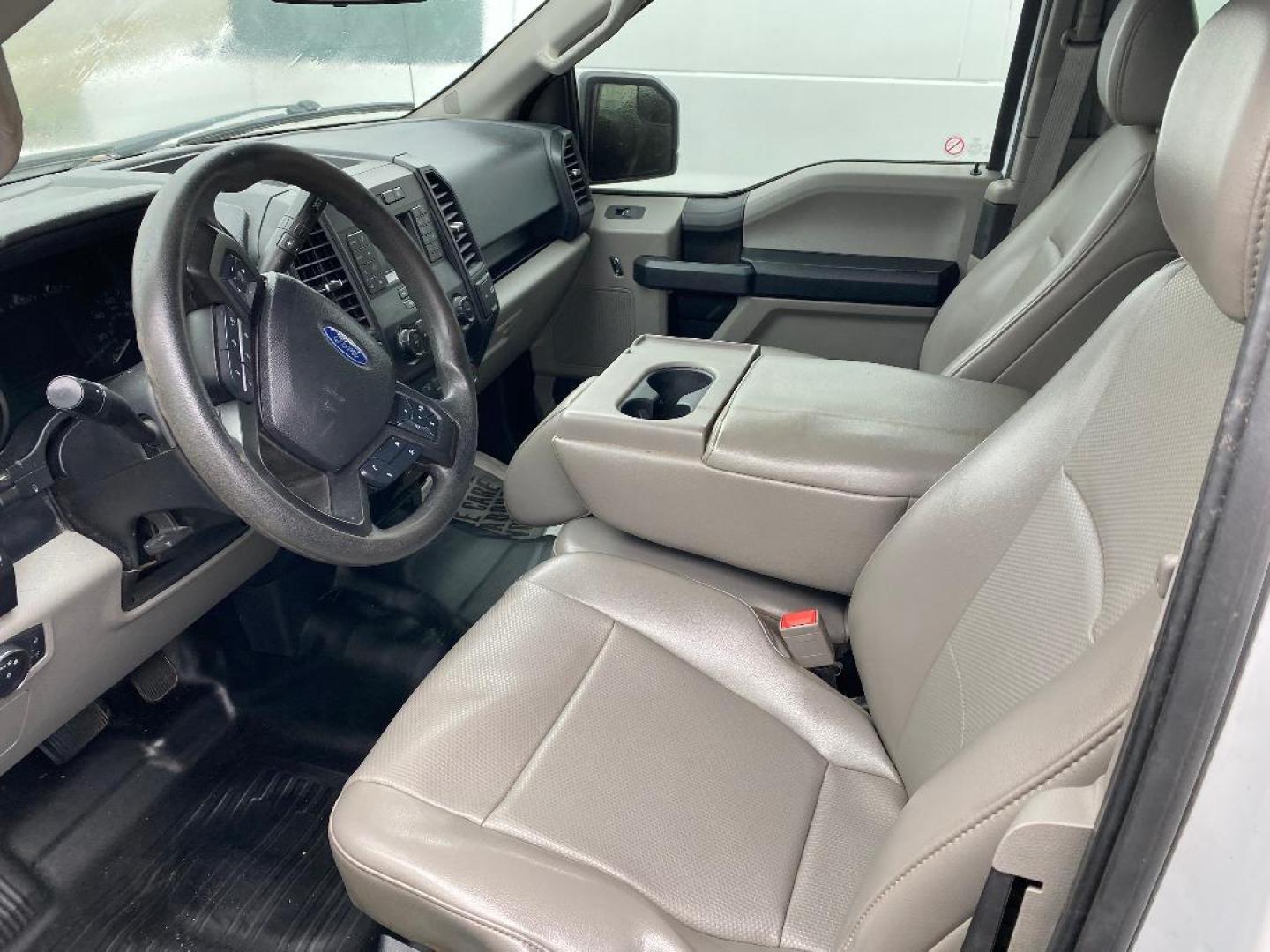 2019 White Ford F-150 XL SuperCab 6.5-ft. 4WD (1FTFX1E59KK) with an 5.0L V8 OHV 16V engine, 6A transmission, located at 1687 Business 35 S, New Braunfels, TX, 78130, (830) 625-7159, 29.655487, -98.051491 - Photo#3