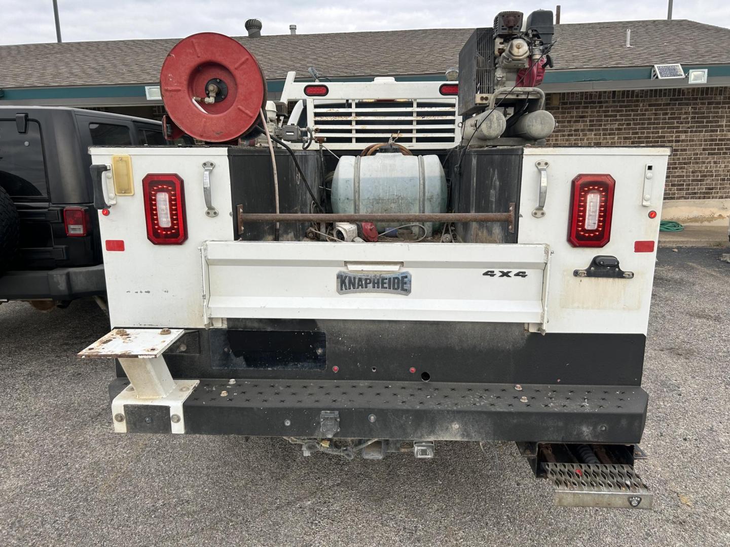 2019 White Ford F-350 SD XL SuperCab 4WD (1FD7X3B62KE) with an 6.2L V8 OHV 16V engine, 6A transmission, located at 1687 Business 35 S, New Braunfels, TX, 78130, (830) 625-7159, 29.655487, -98.051491 - Photo#2