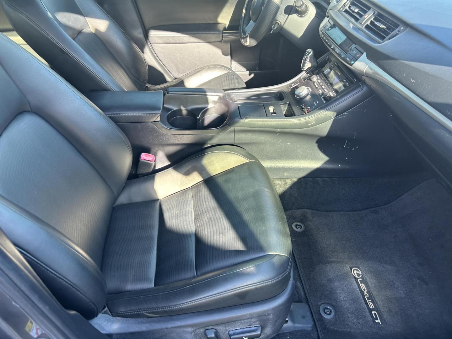2013 Grey Lexus CT 200h Base (JTHKD5BH3D2) with an 1.8L L4 HYBRID engine, Continuously Variable Transmission transmission, located at 1687 Business 35 S, New Braunfels, TX, 78130, (830) 625-7159, 29.655487, -98.051491 - Photo#6