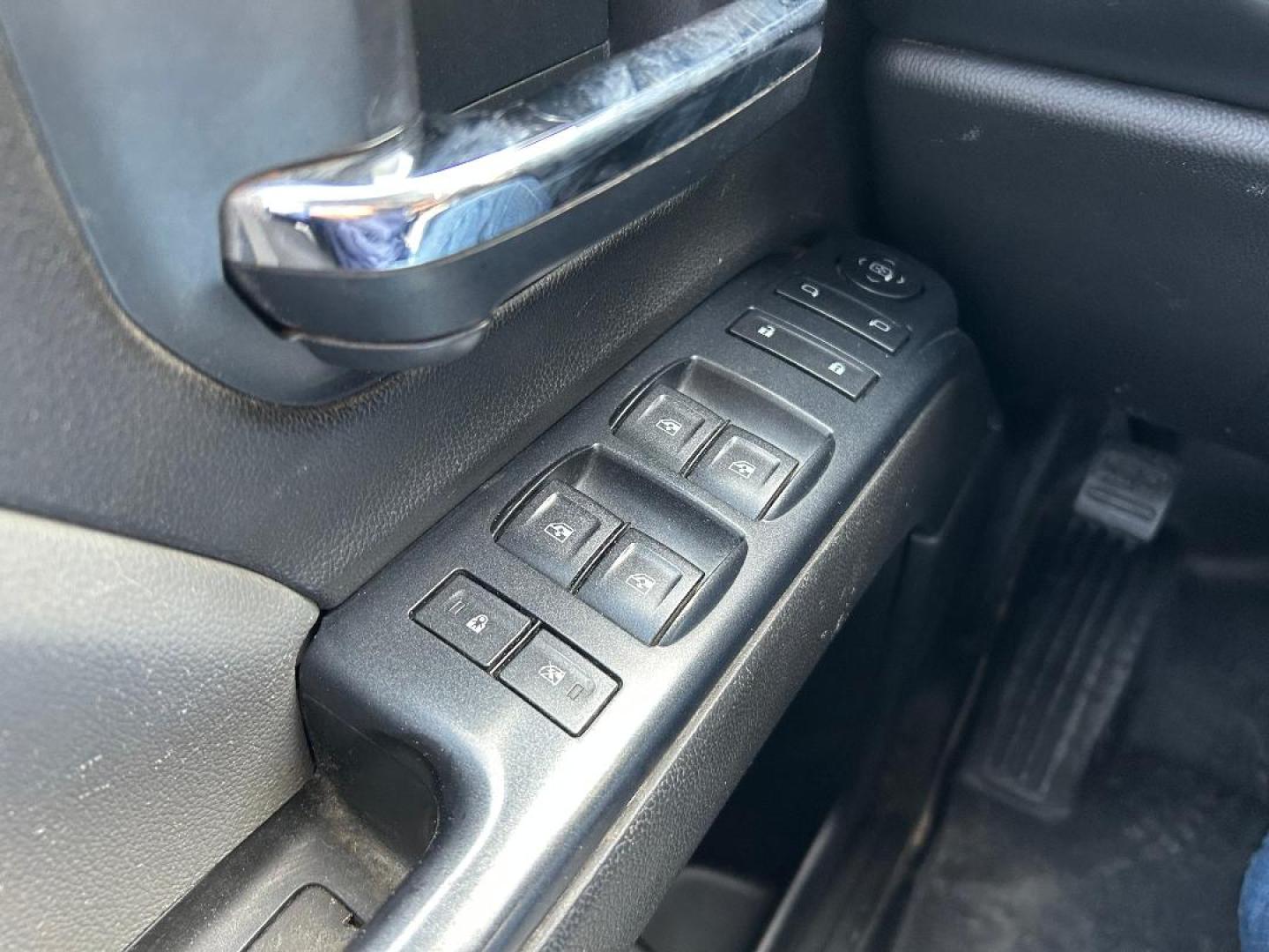 2016 Chevrolet Silverado 1500 Work Truck Double Cab 2WD (1GCRCNEH7GZ) with an 4.3L V6 OHV 12V engine, 6A transmission, located at 1687 Business 35 S, New Braunfels, TX, 78130, (830) 625-7159, 29.655487, -98.051491 - Photo#11