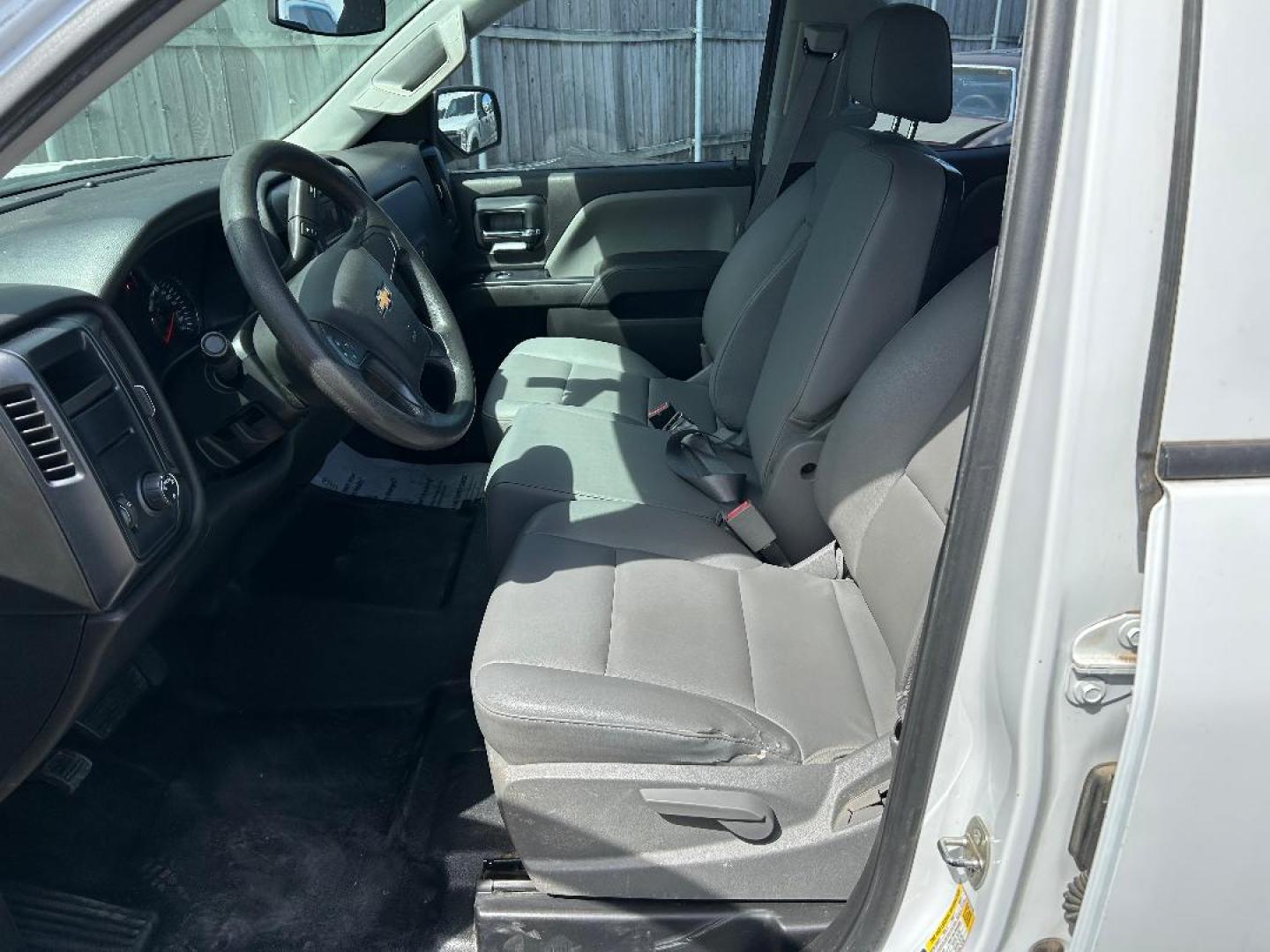 2016 Chevrolet Silverado 1500 Work Truck Double Cab 2WD (1GCRCNEH7GZ) with an 4.3L V6 OHV 12V engine, 6A transmission, located at 1687 Business 35 S, New Braunfels, TX, 78130, (830) 625-7159, 29.655487, -98.051491 - Photo#5