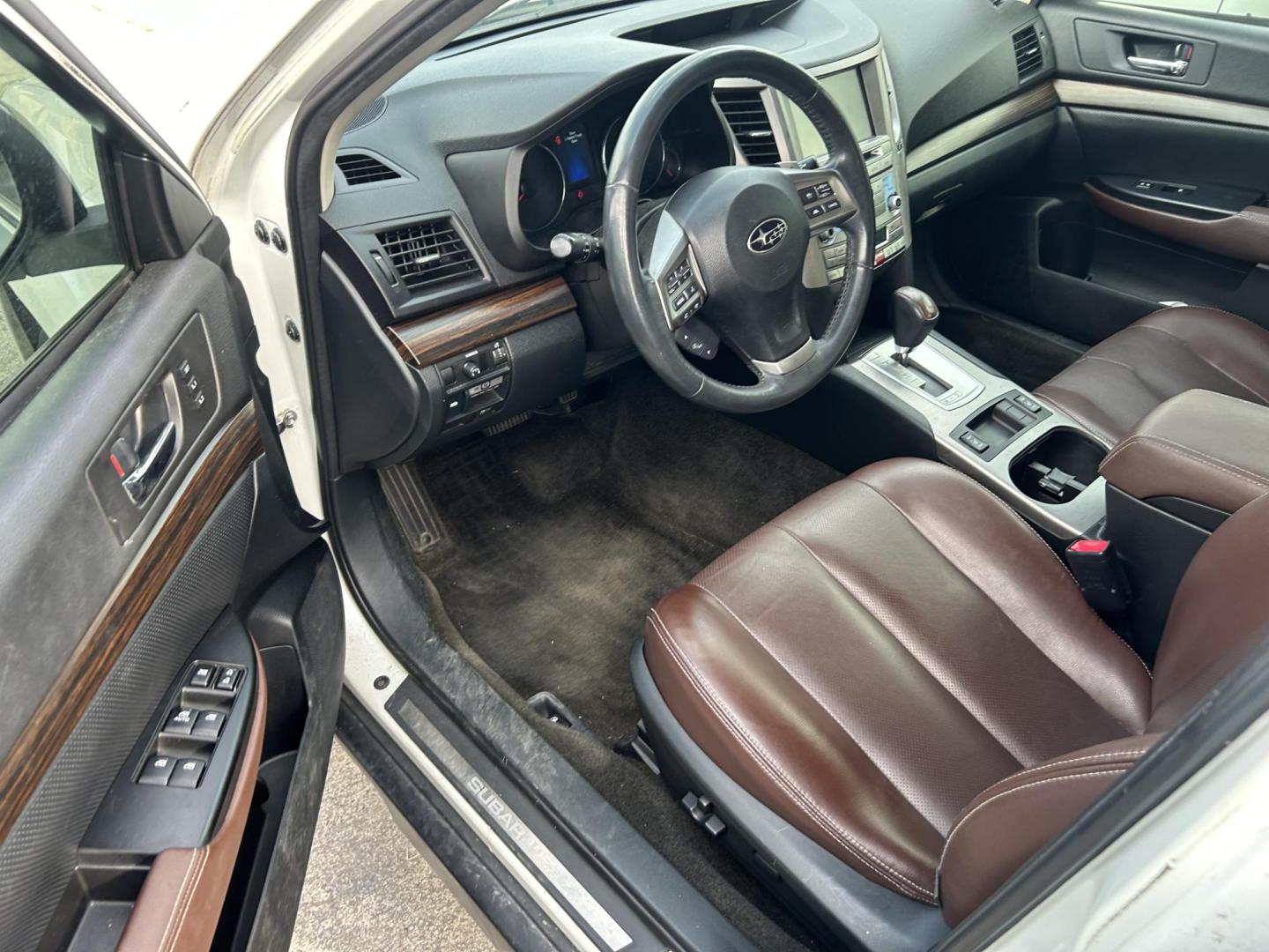 2014 Subaru Outback 3.6R Limited (4S4BRDPC6E2) with an 3.6L H6 DOHC 24V engine, 5-Speed Automatic transmission, located at 1687 Business 35 S, New Braunfels, TX, 78130, (830) 625-7159, 29.655487, -98.051491 - Photo#13