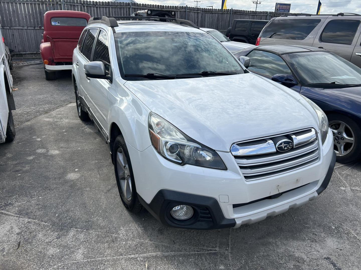 2014 Subaru Outback 3.6R Limited (4S4BRDPC6E2) with an 3.6L H6 DOHC 24V engine, 5-Speed Automatic transmission, located at 1687 Business 35 S, New Braunfels, TX, 78130, (830) 625-7159, 29.655487, -98.051491 - Photo#2