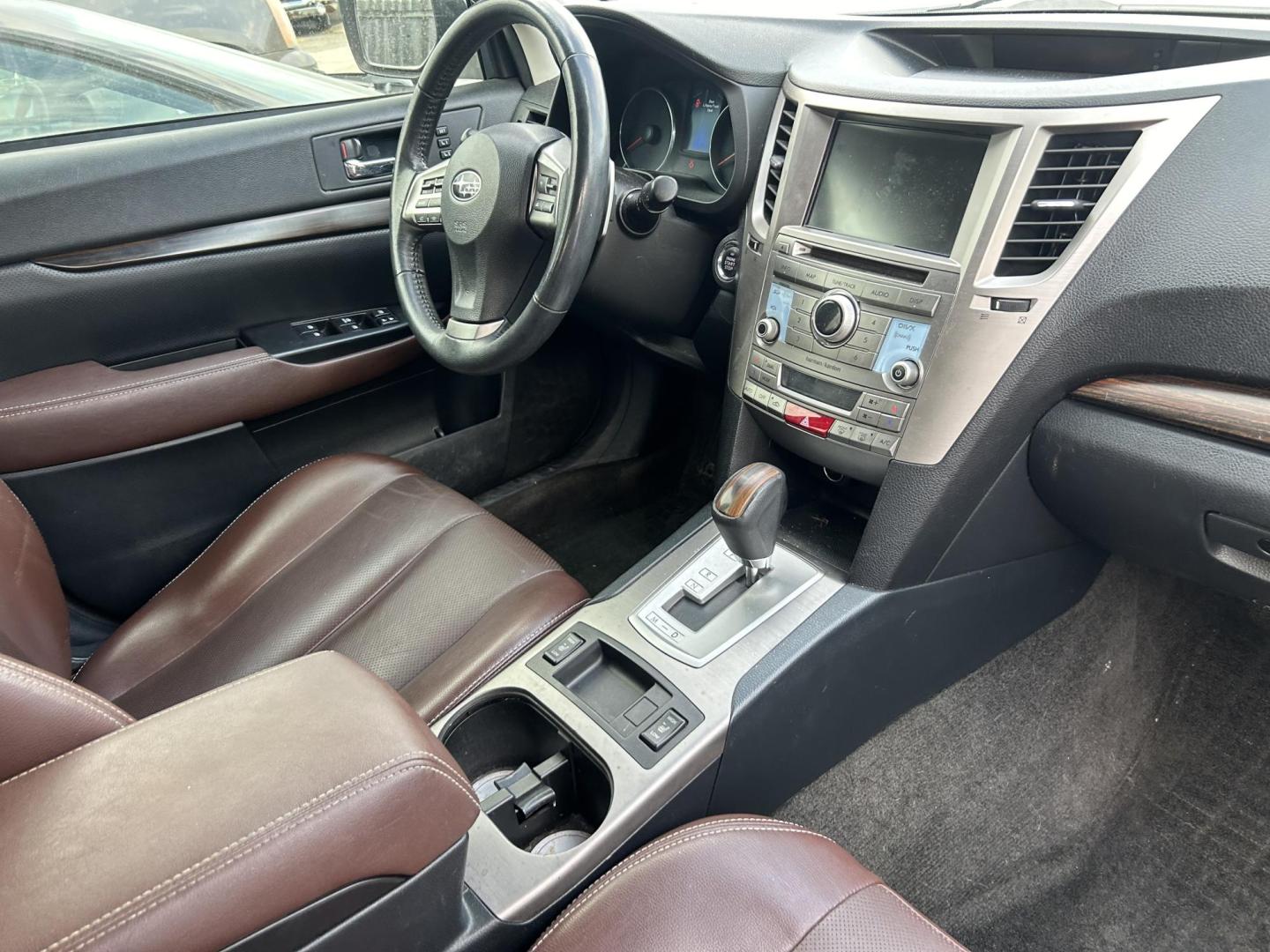 2014 Subaru Outback 3.6R Limited (4S4BRDPC6E2) with an 3.6L H6 DOHC 24V engine, 5-Speed Automatic transmission, located at 1687 Business 35 S, New Braunfels, TX, 78130, (830) 625-7159, 29.655487, -98.051491 - Photo#3