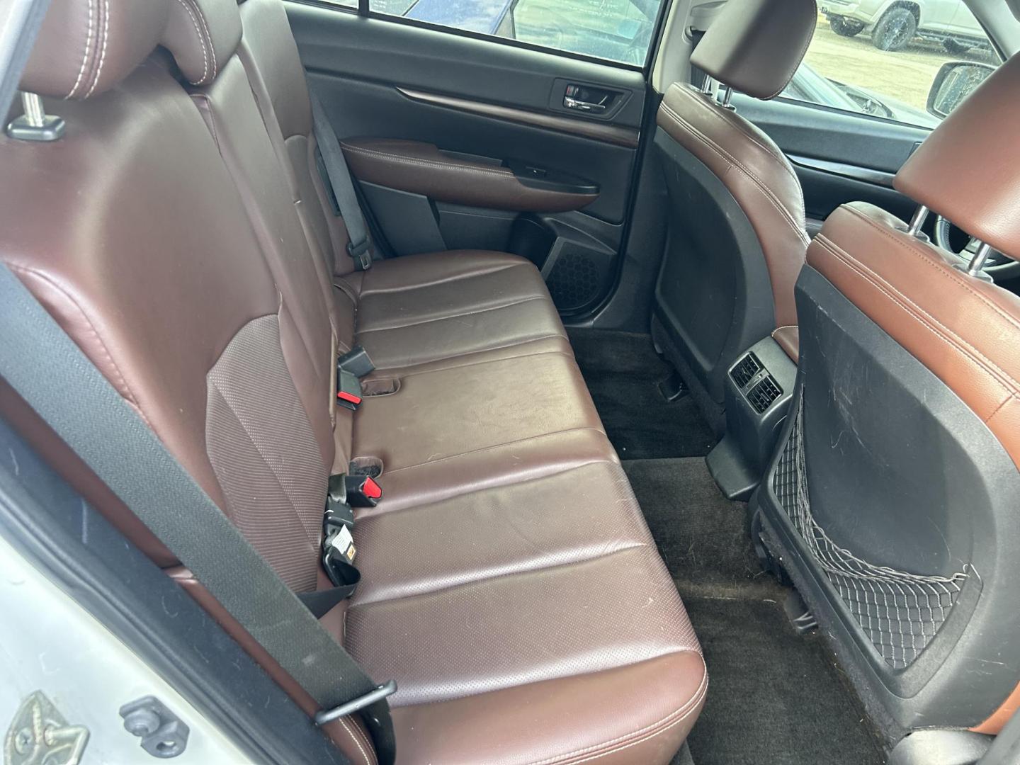 2014 Subaru Outback 3.6R Limited (4S4BRDPC6E2) with an 3.6L H6 DOHC 24V engine, 5-Speed Automatic transmission, located at 1687 Business 35 S, New Braunfels, TX, 78130, (830) 625-7159, 29.655487, -98.051491 - Photo#4