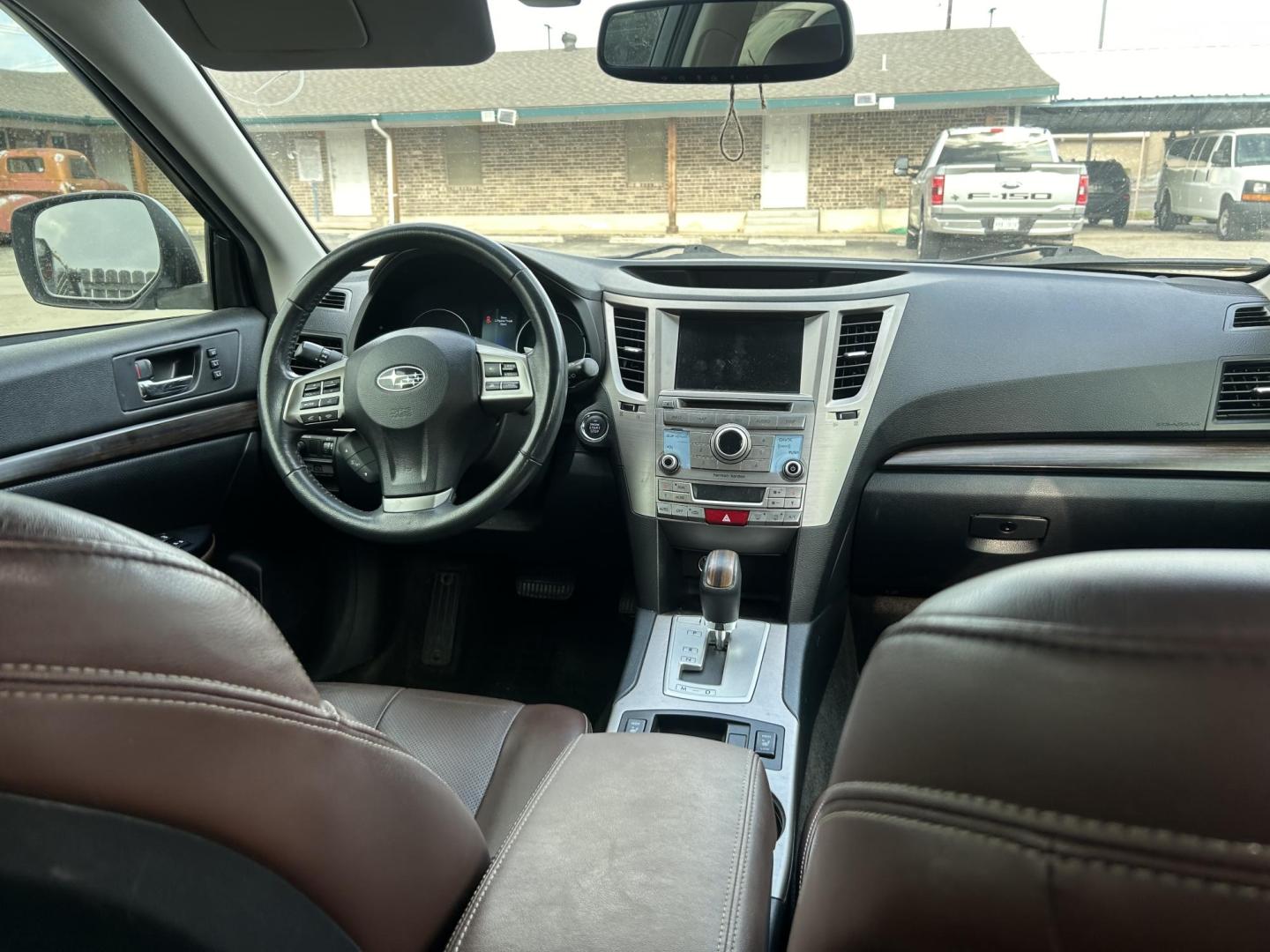 2014 Subaru Outback 3.6R Limited (4S4BRDPC6E2) with an 3.6L H6 DOHC 24V engine, 5-Speed Automatic transmission, located at 1687 Business 35 S, New Braunfels, TX, 78130, (830) 625-7159, 29.655487, -98.051491 - Photo#5