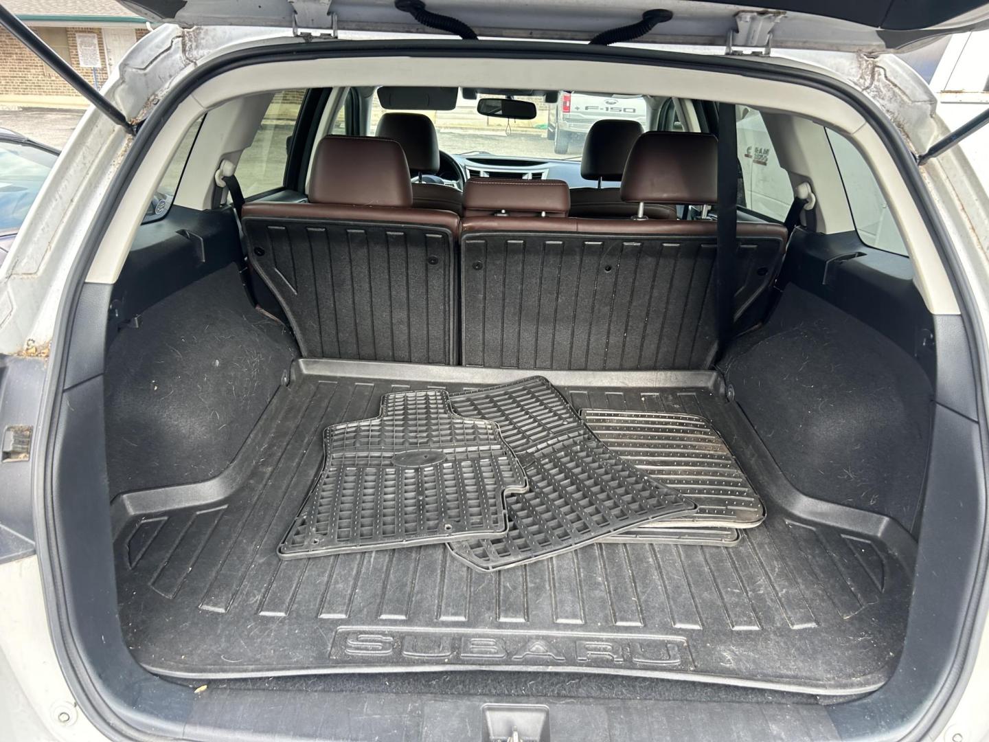 2014 Subaru Outback 3.6R Limited (4S4BRDPC6E2) with an 3.6L H6 DOHC 24V engine, 5-Speed Automatic transmission, located at 1687 Business 35 S, New Braunfels, TX, 78130, (830) 625-7159, 29.655487, -98.051491 - Photo#7