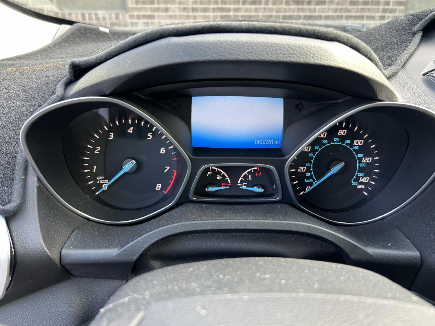 2014 Silver Ford Escape Titanium FWD (1FMCU0J96EU) with an 2.0L L4 DOHC 16V engine, 6-Speed Automatic transmission, located at 1687 Business 35 S, New Braunfels, TX, 78130, (830) 625-7159, 29.655487, -98.051491 - Photo#6