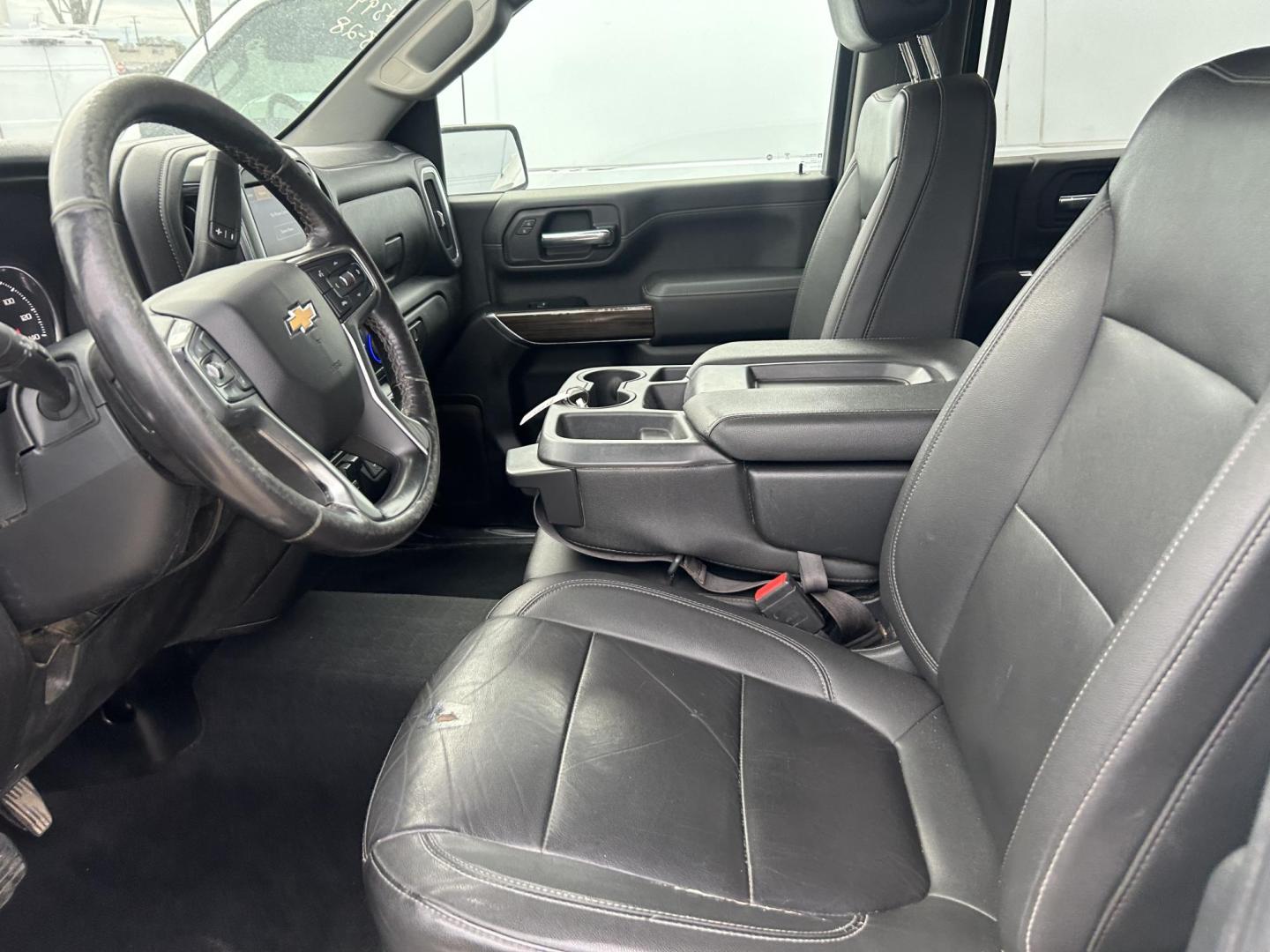 2022 White Chevrolet Silverado 2500HD LT Crew Cab Short Box 4WD (1GC4YNE77NF) with an 6.6L V8 OHV 16V engine, 6A transmission, located at 1687 Business 35 S, New Braunfels, TX, 78130, (830) 625-7159, 29.655487, -98.051491 - Photo#12
