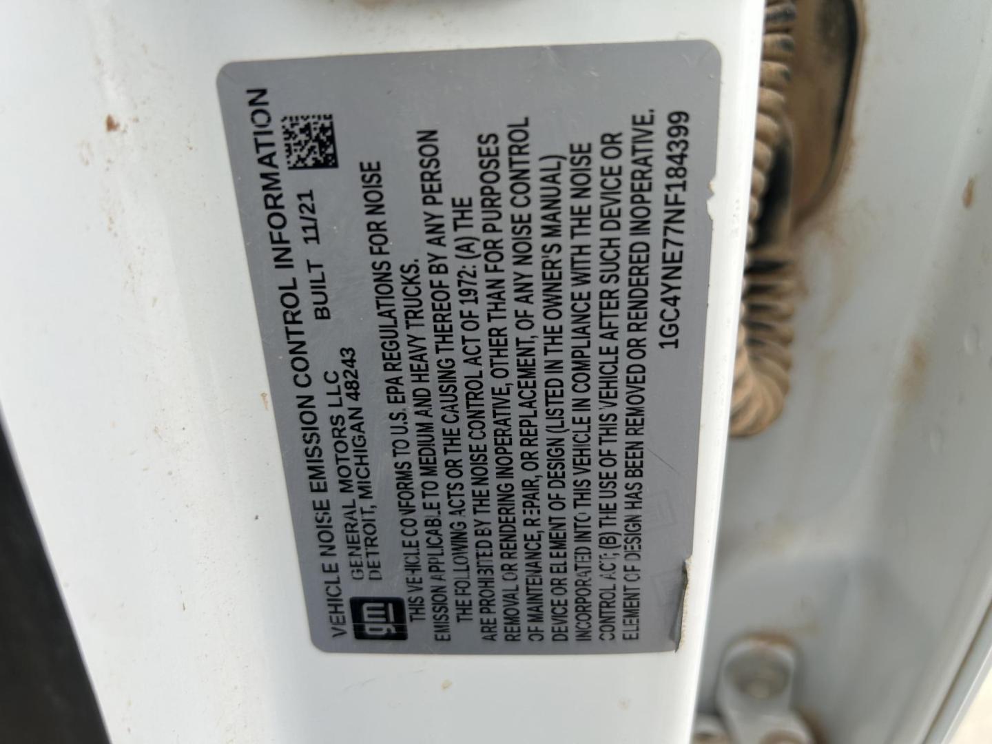 2022 White Chevrolet Silverado 2500HD LT Crew Cab Short Box 4WD (1GC4YNE77NF) with an 6.6L V8 OHV 16V engine, 6A transmission, located at 1687 Business 35 S, New Braunfels, TX, 78130, (830) 625-7159, 29.655487, -98.051491 - Photo#16