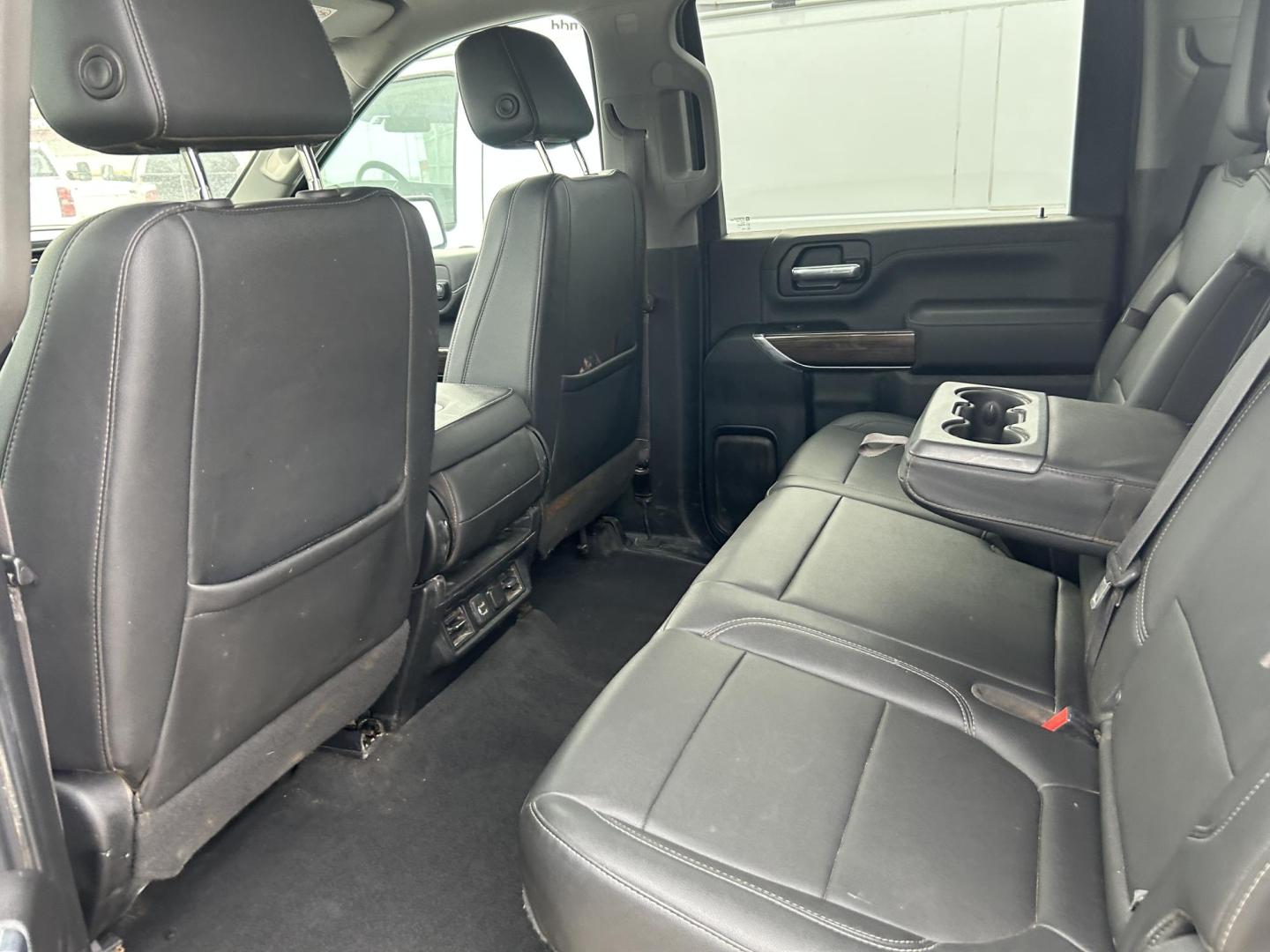 2022 White Chevrolet Silverado 2500HD LT Crew Cab Short Box 4WD (1GC4YNE77NF) with an 6.6L V8 OHV 16V engine, 6A transmission, located at 1687 Business 35 S, New Braunfels, TX, 78130, (830) 625-7159, 29.655487, -98.051491 - Photo#11