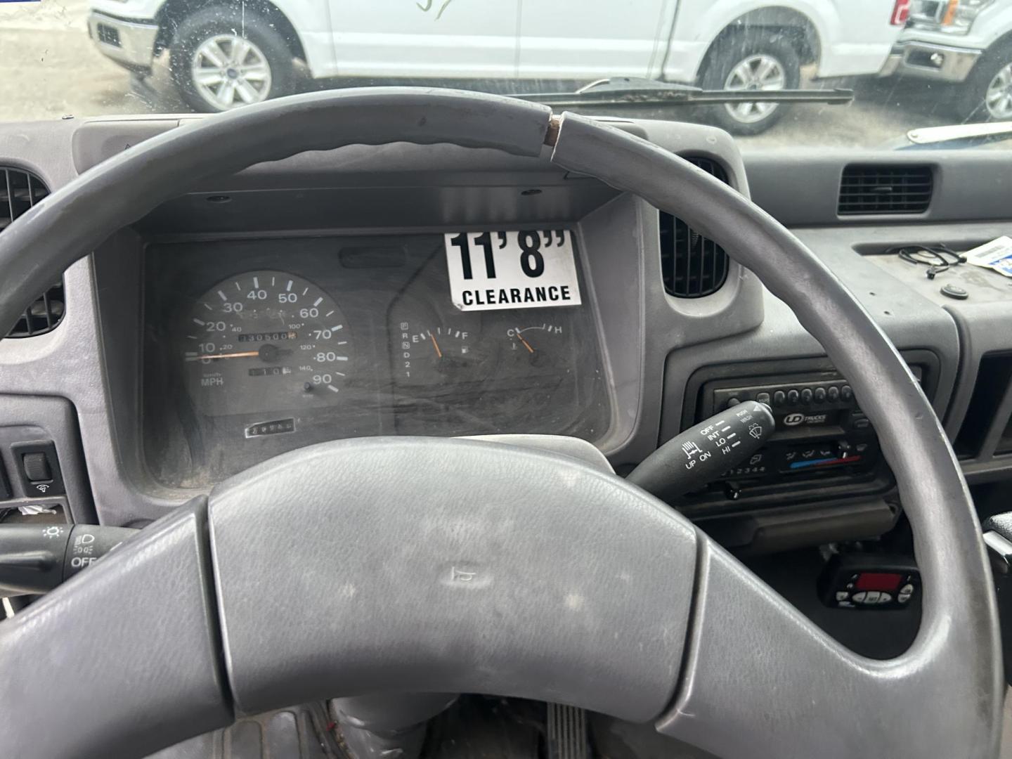 2000 Nissan UD1200 - (JNAUXV1J9YA) with an 4.6L L6 TURBO INTERCOOLER DIESEL engine, located at 1687 Business 35 S, New Braunfels, TX, 78130, (830) 625-7159, 29.655487, -98.051491 - Photo#5